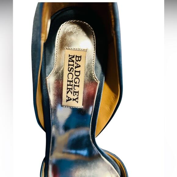 BADGLEY MISCHKA Randall Satin D'Orsay Flower Heels Dusty Blue Size 6.5 - Picture 10 of 11
